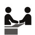 Zwei stilisierte Personen sitzen am Tisch und geben sich zur Vertragsunterzeichnung die Hand.